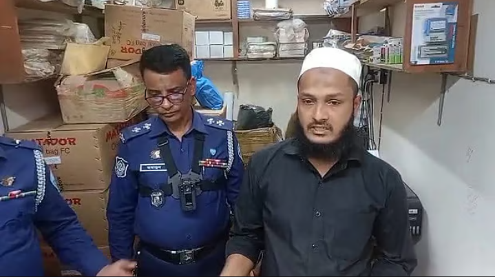 লক্ষ্মীপুরে ভোটের অবৈধ ৬টি সিল উদ্ধার, জামায়াত নেতাসহ দুজনের বিরুদ্ধে মামলা