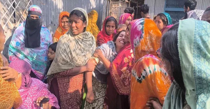 পাবনায় দাদি হত্যার পর নাতনিকে ধর্ষণ ও হত্যা: এলাকায় চরম ক্ষোভ