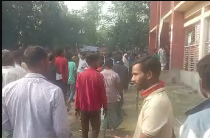 শেরপুর-১ আসনের ভোটকেন্দ্রে ধানের শীষে সিল মারা শতাধিক ব্যালট উদ্ধার, আটক ২